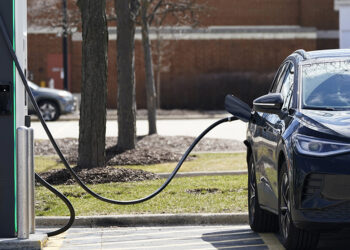 New battery technology key to US electric vehicle push, experts say