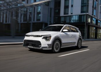2023 CR-V Hybrid review, Niro EV pricing, EV debuts for GMC, Cadillac, Mercedes: The Week In Reverse