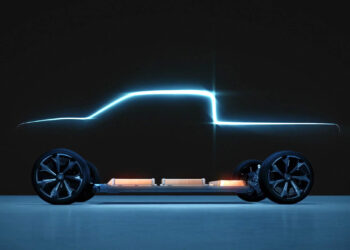 GM considering $30,000 small electric pickup