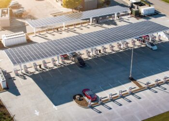 Tesla’s open charging network might qualify for $7.5B subsidy