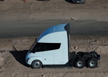 Tesla Semi factory starts the year with new walls and windows