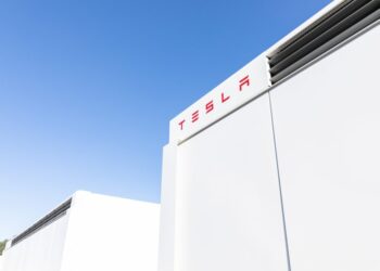 Tesla and Arevon team up on 172-Megapack solar plus project