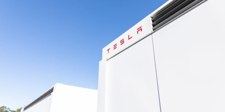 Tesla and Arevon team up on 172-Megapack solar plus project